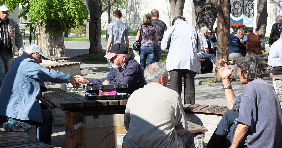 Join Social Clubs To Live Longer | Natural Health Blog