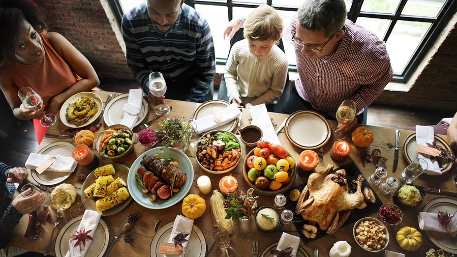 Can Eating with Others Make You Fat?