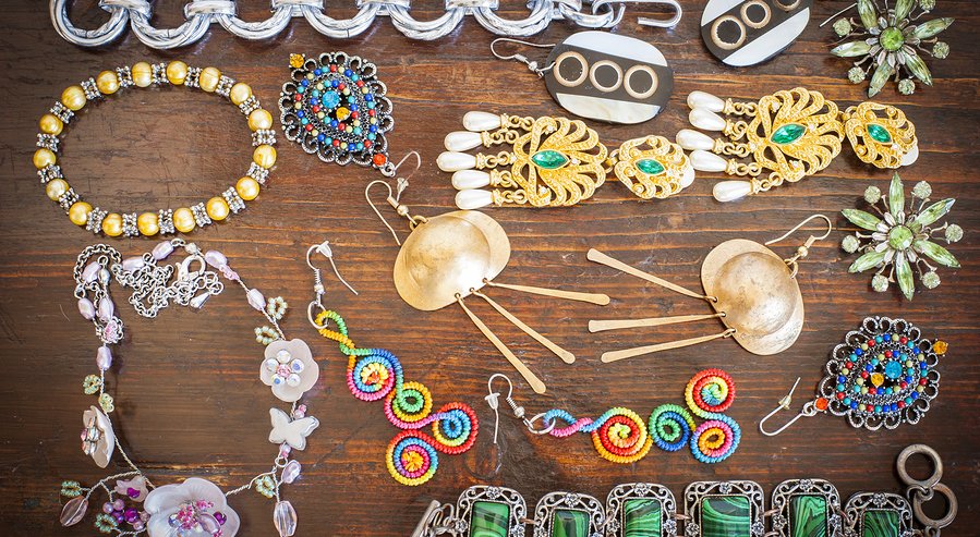 Dangerous Toxins in Jewelry | Natural Health Blog